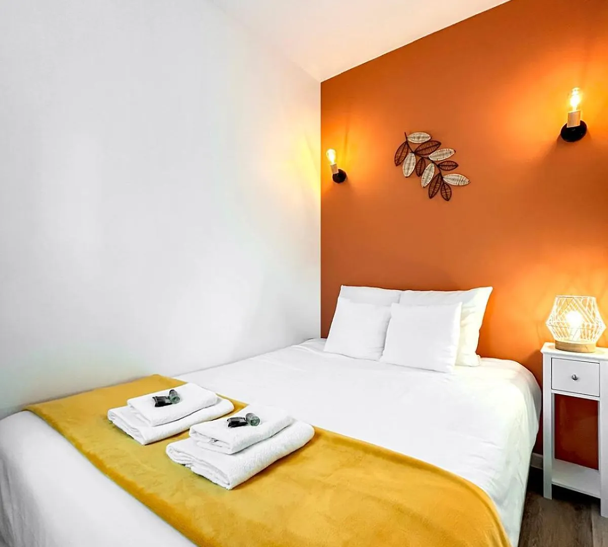 Nets - Voltaire Apartment